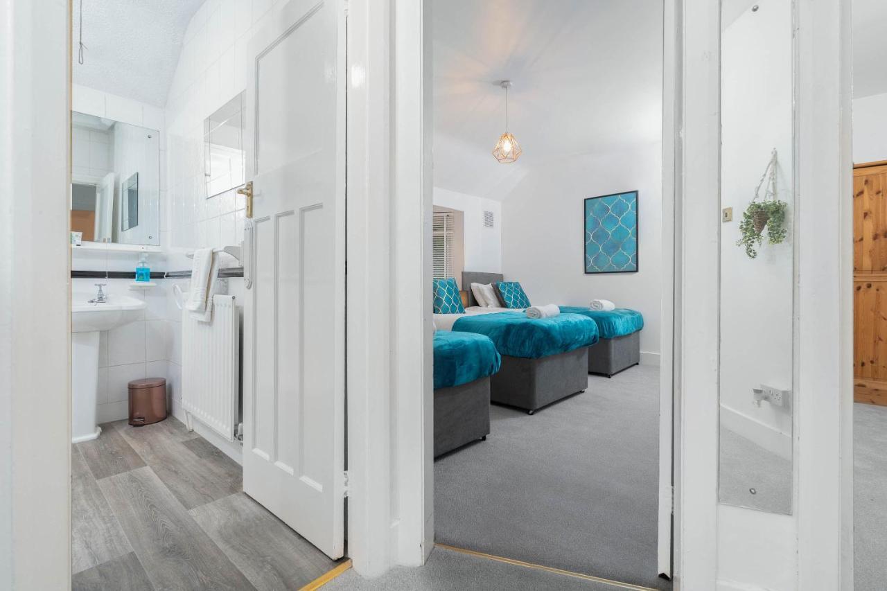 Large 4 Bedroom House - Top Rated - Off-Street Parking - Garden - Sleeps 9 - Contractors - Groups - Pool Table Northfield Zewnętrze zdjęcie