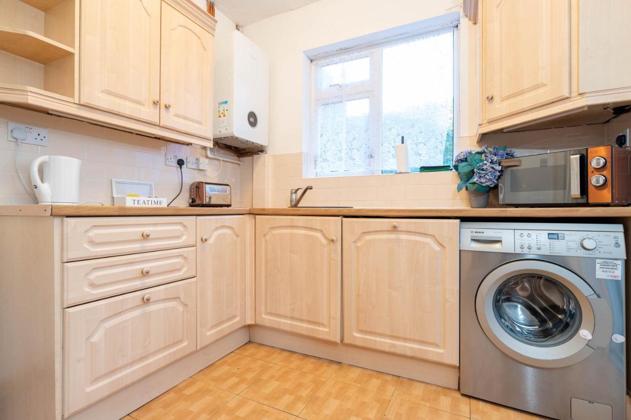Large 4 Bedroom House - Top Rated - Off-Street Parking - Garden - Sleeps 9 - Contractors - Groups - Pool Table Northfield Zewnętrze zdjęcie